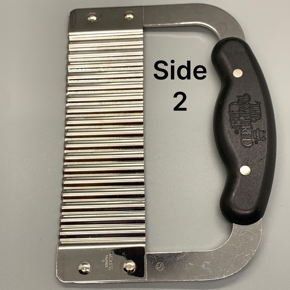 The Pampered Chef Crinkle Cutter - Picture 5 of 14